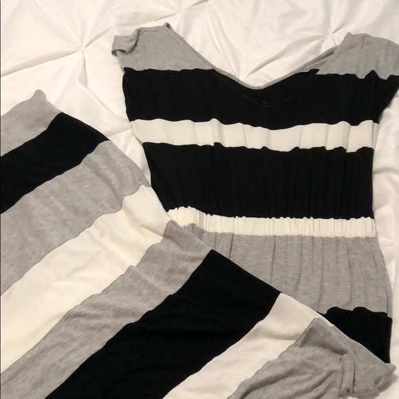 Mossimo Supply Co. Dresses & Skirts - Mossimo maxi dress Mossimo Supply Co. Dresses & Skirts - Mossimo maxi dress
